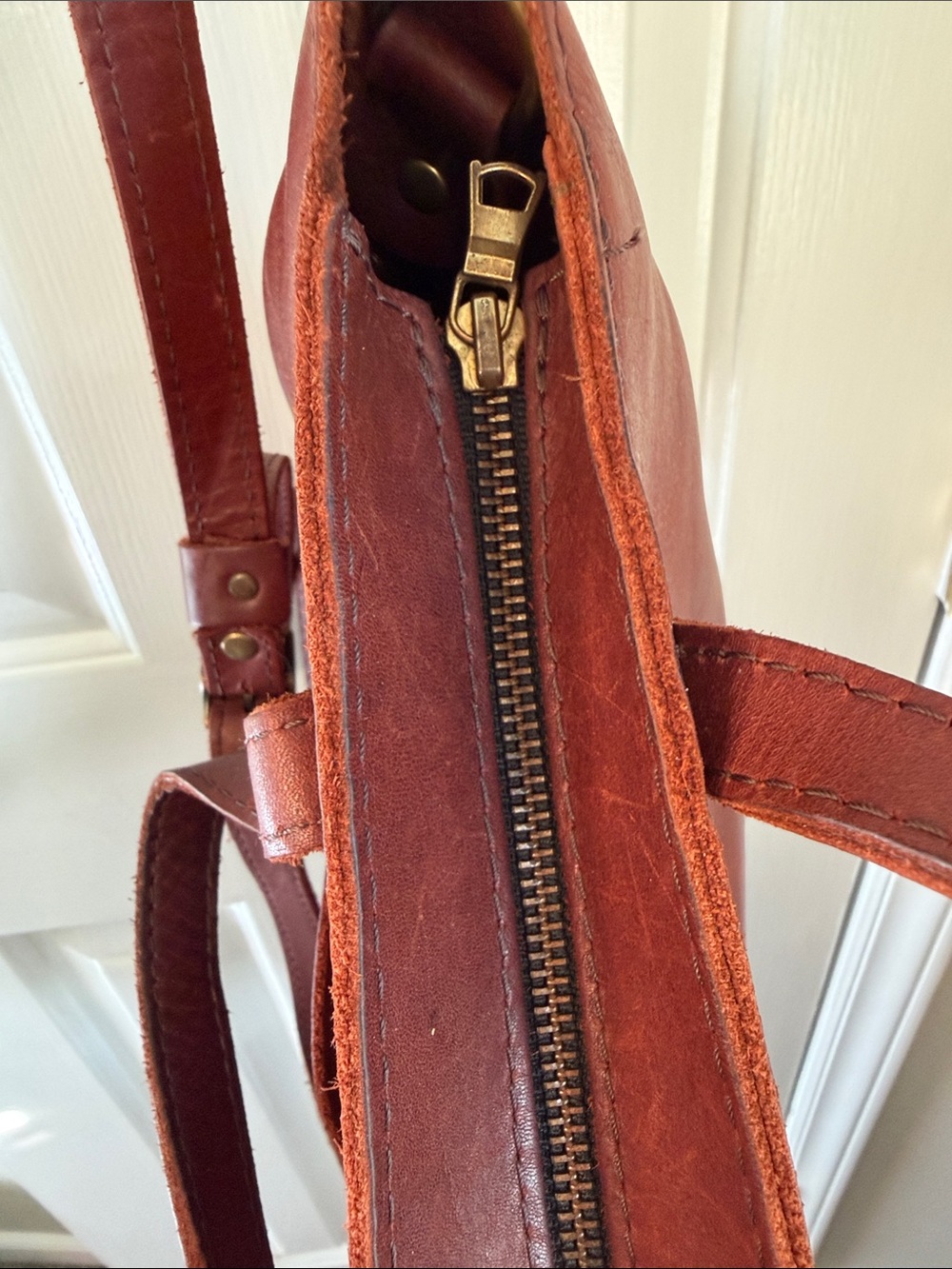 Portland Leather Chestnut Brown Nutmeg Medium Crossbody Shoulder Leather Tote - Picture 8 of 10
